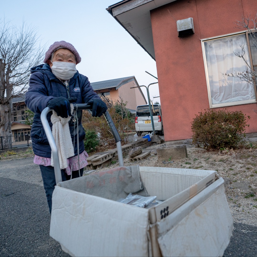 أكبر موزعة صحف في العالم بعمر 91 عاماً